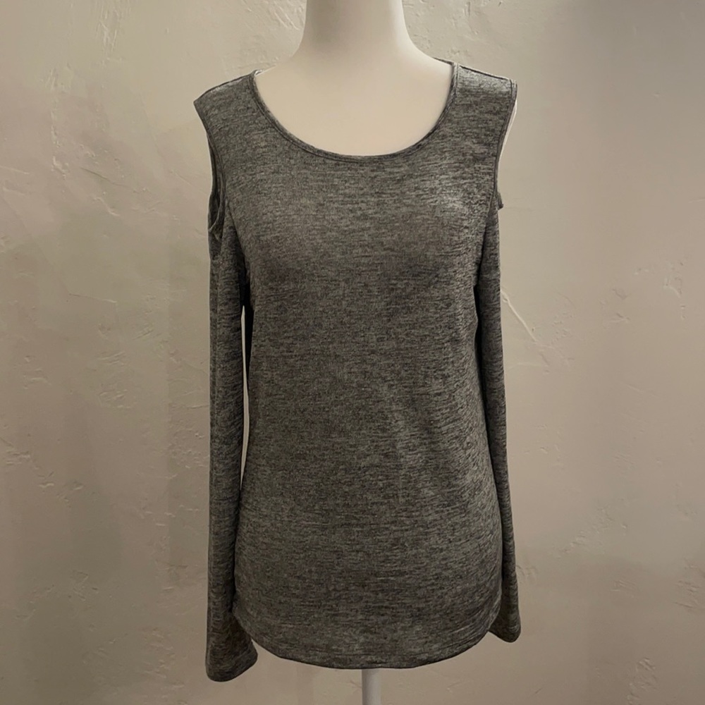 Calvin Klein woman’s long sleeve top.